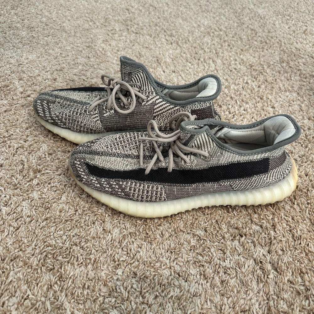 Men’s Yeezy size 11 great condition